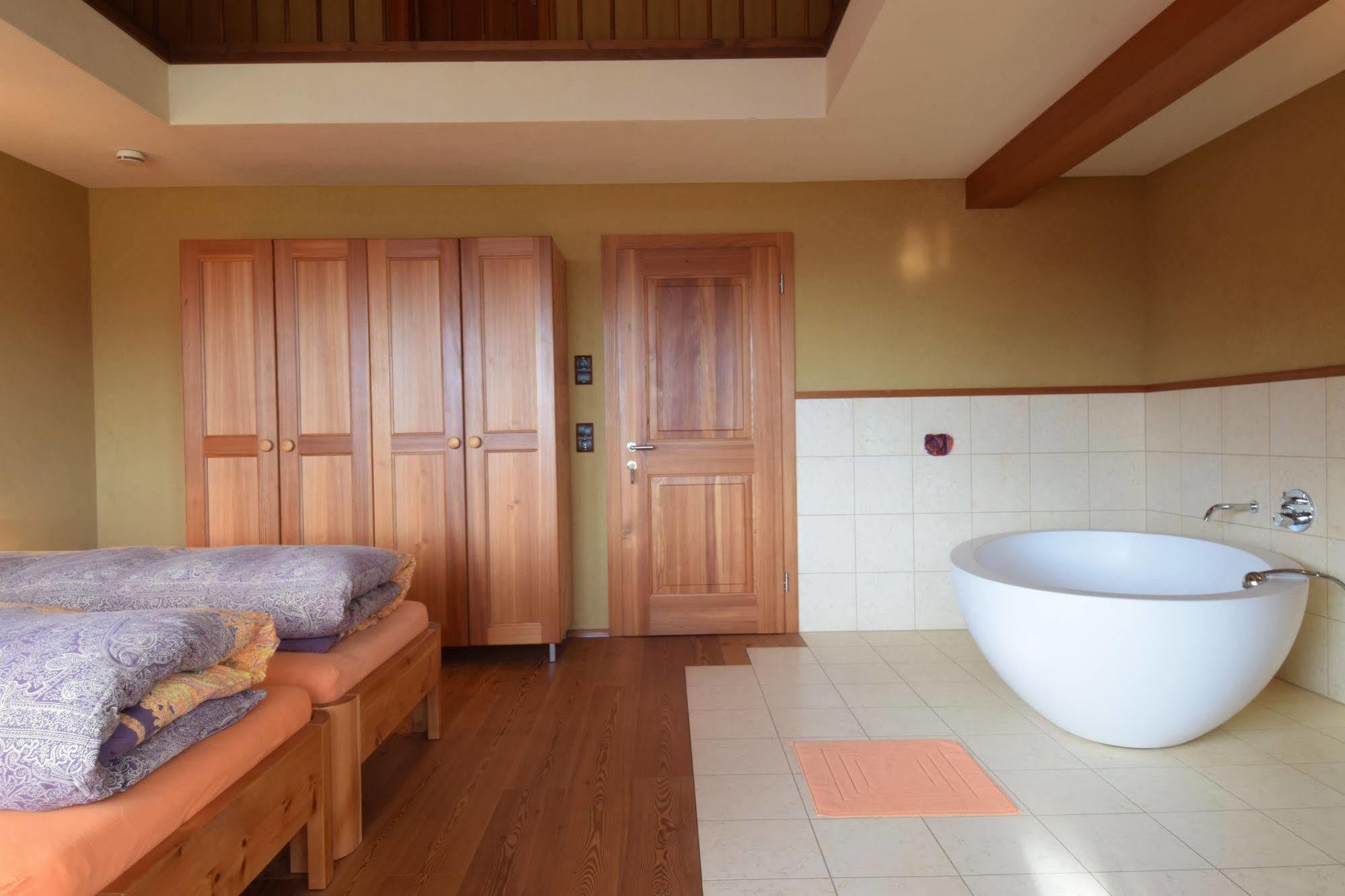 Yoga Hotel Фелдкирх Екстериор снимка